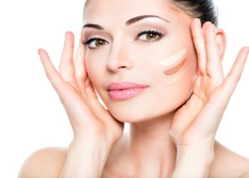 How To Pick The Perfect Foundation: 6 Tips