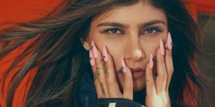 A Rundown Of What Makes Mia Khalifa “Family Feud” Famous